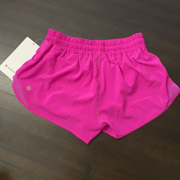 Lululemon Hotty Hot Short 2.5” - POW Pink - NWT - Picture 3 of 4